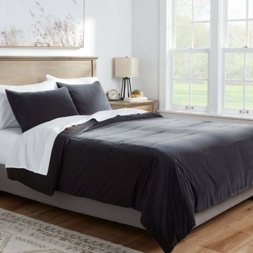 Full/Queen Lustrous Velvet Duvet Cover & Sham Set Black - Threshold